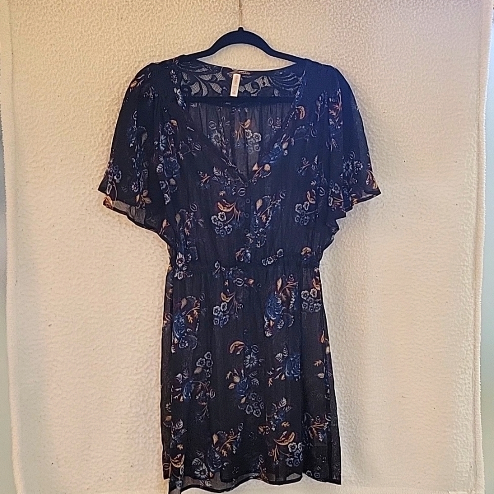 Xhilaration Swim Cover | Women's Medium | Black & Floral